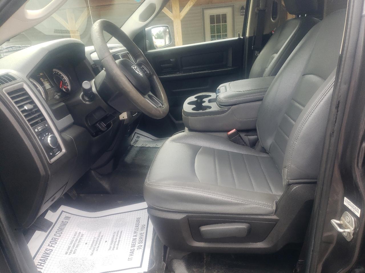 RAM 1500 Classic Tradesman 4x4 Crew Cab 5'7" Box 2019