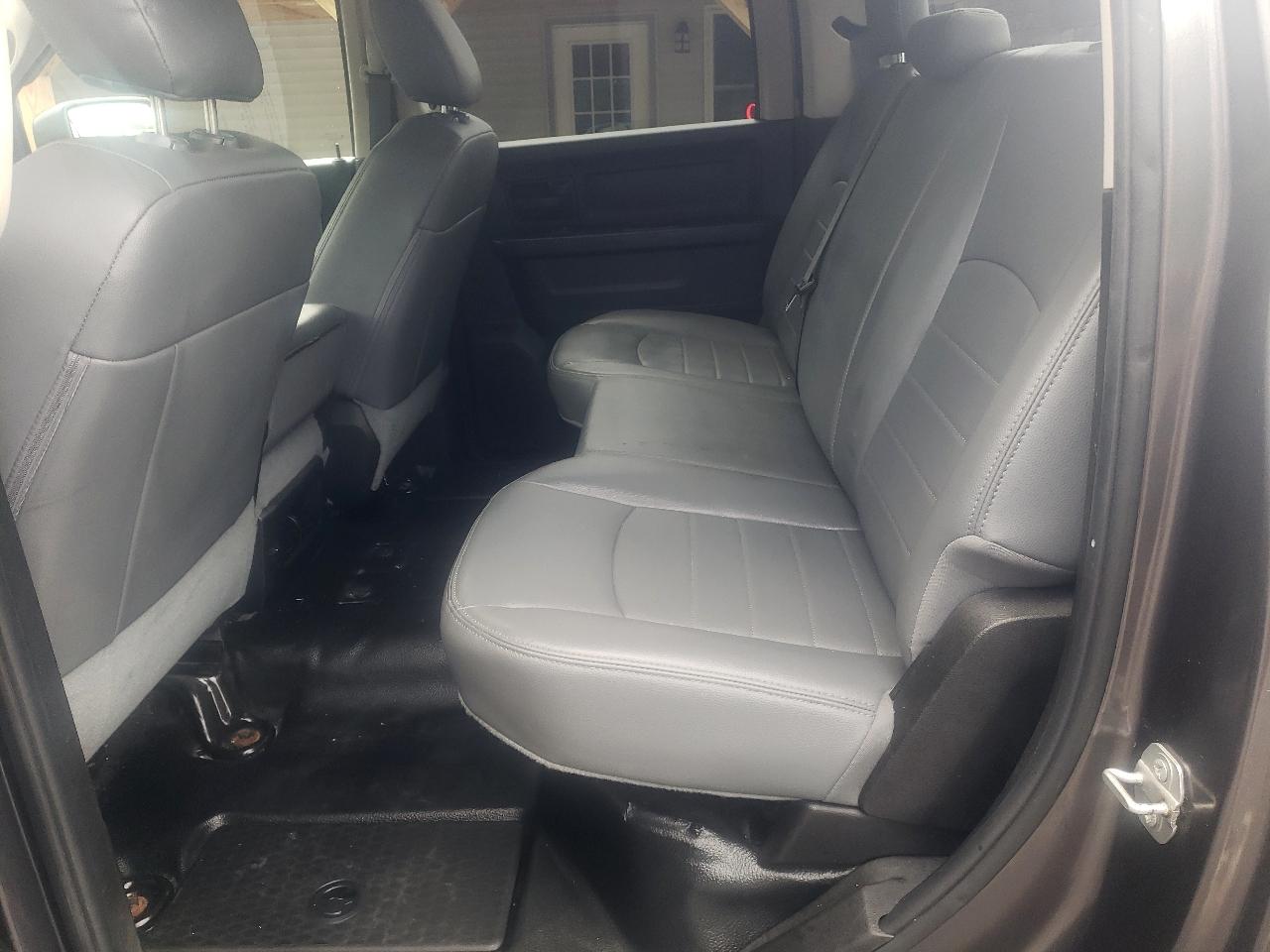 RAM 1500 Classic Tradesman 4x4 Crew Cab 5'7" Box 2019
