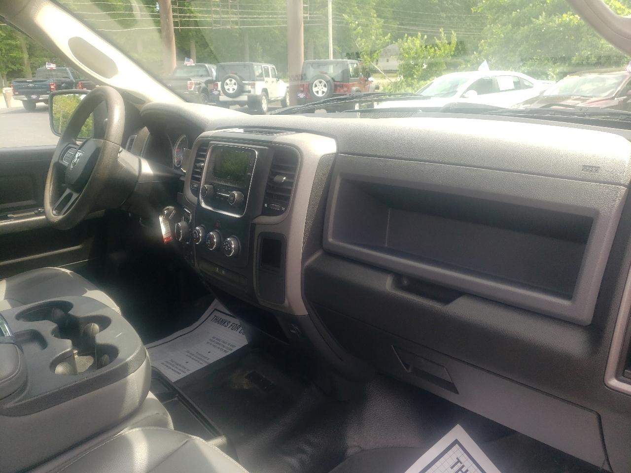 RAM 1500 Classic Tradesman 4x4 Crew Cab 5'7" Box 2019