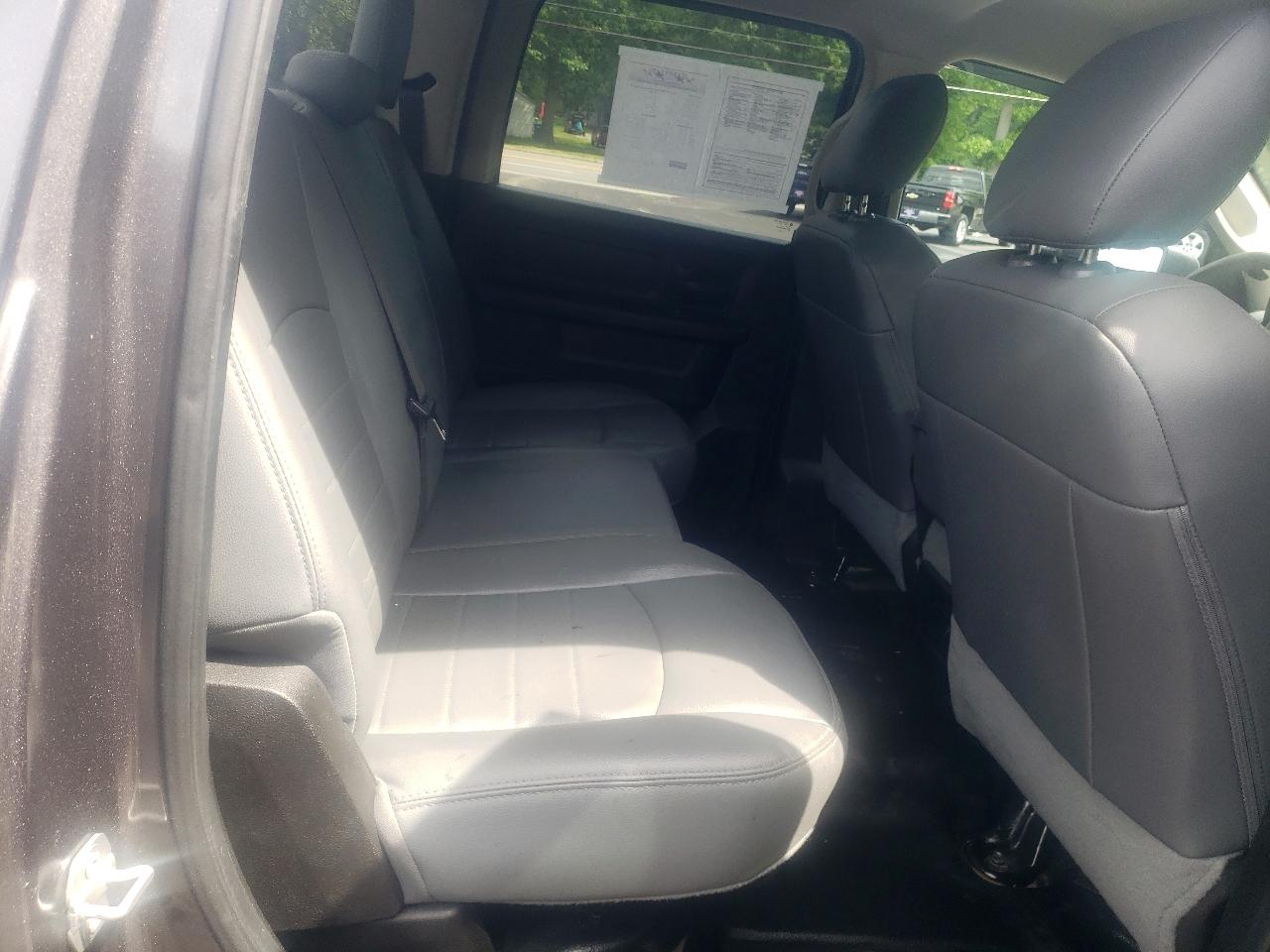 RAM 1500 Classic Tradesman 4x4 Crew Cab 5'7" Box 2019