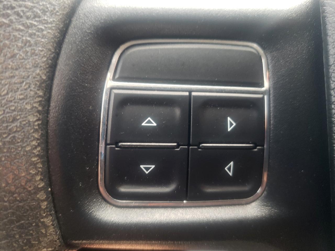 RAM 1500 Classic Tradesman 4x4 Crew Cab 5'7" Box 2019