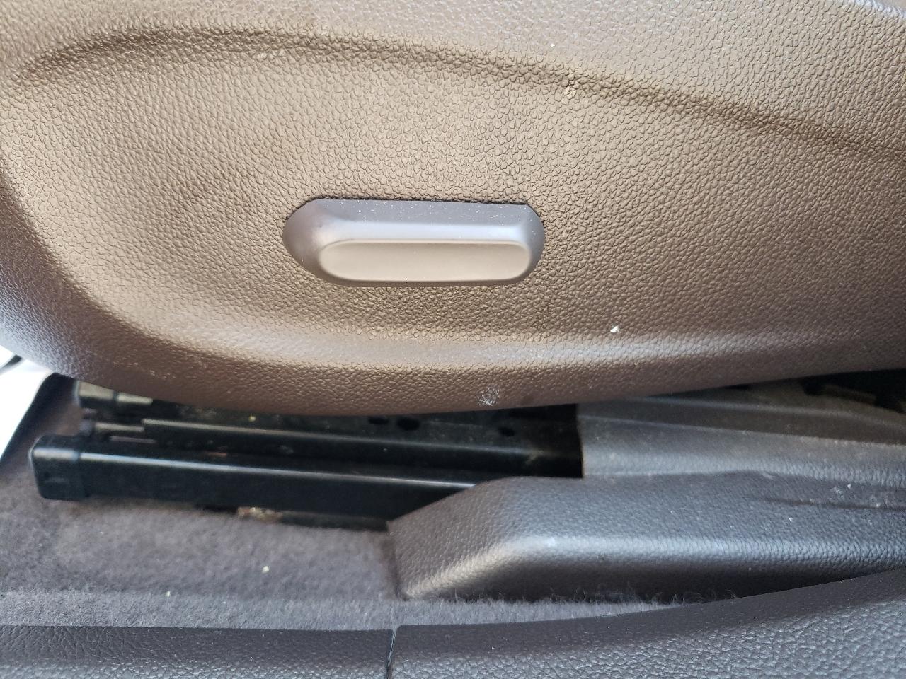 Buick Verano 4dr Sdn Leather Group 2014