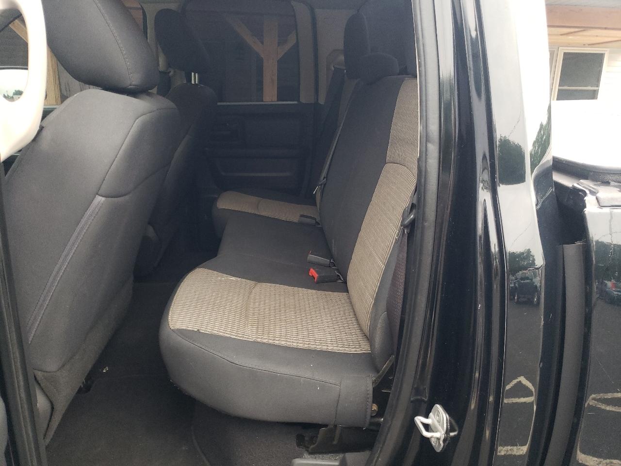 RAM 1500 4WD Quad Cab 140.5" Express 2012