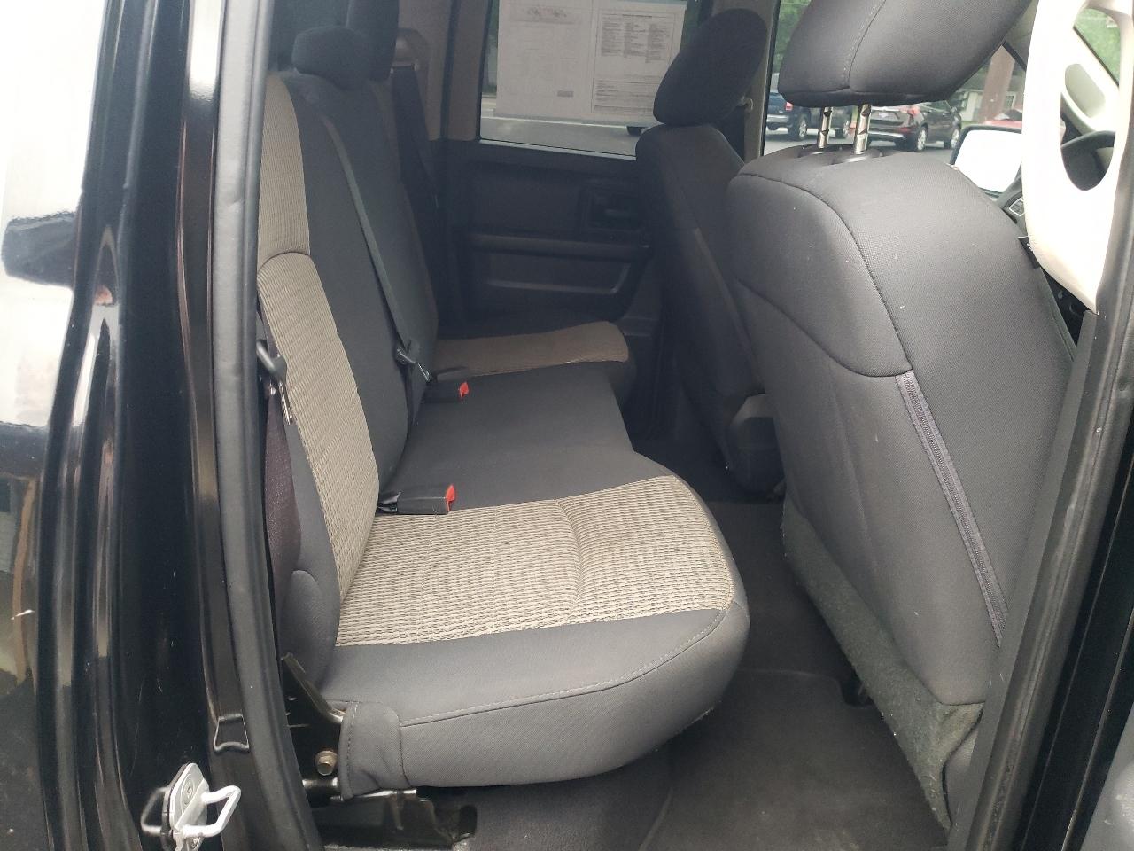 RAM 1500 4WD Quad Cab 140.5" Express 2012
