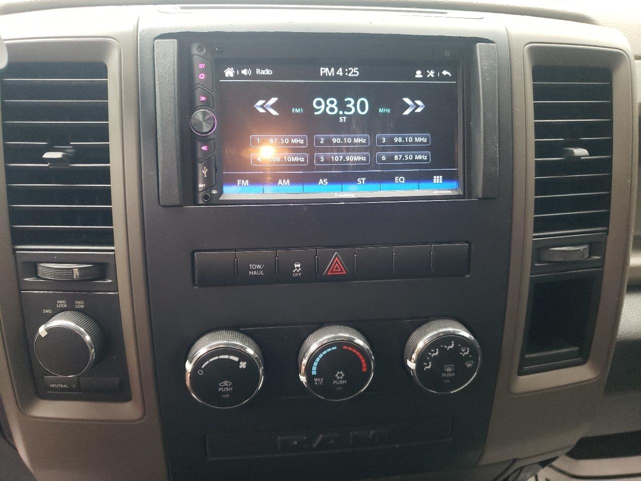 RAM 1500 4WD Quad Cab 140.5" Express 2012