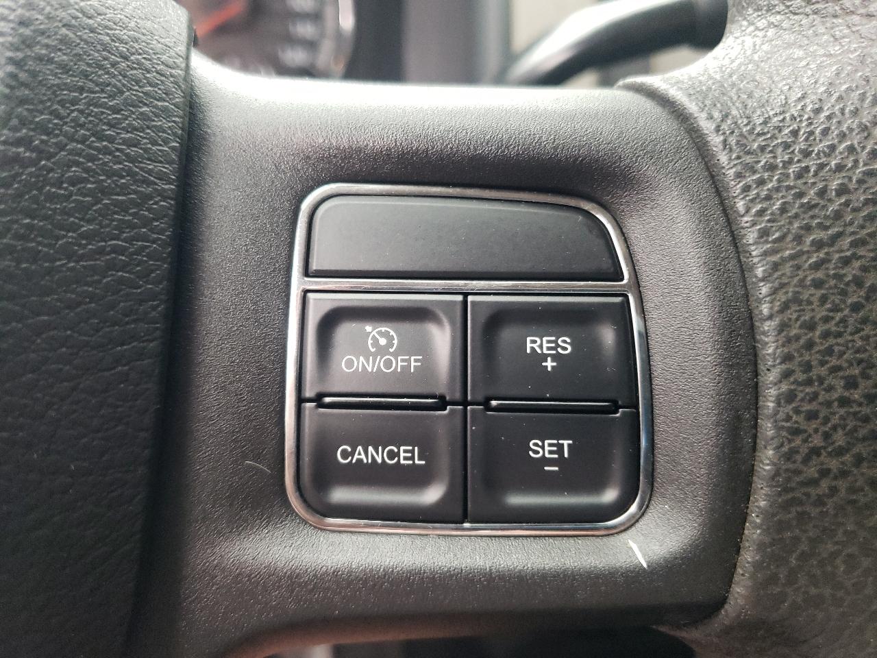 RAM 1500 4WD Quad Cab 140.5" Express 2012