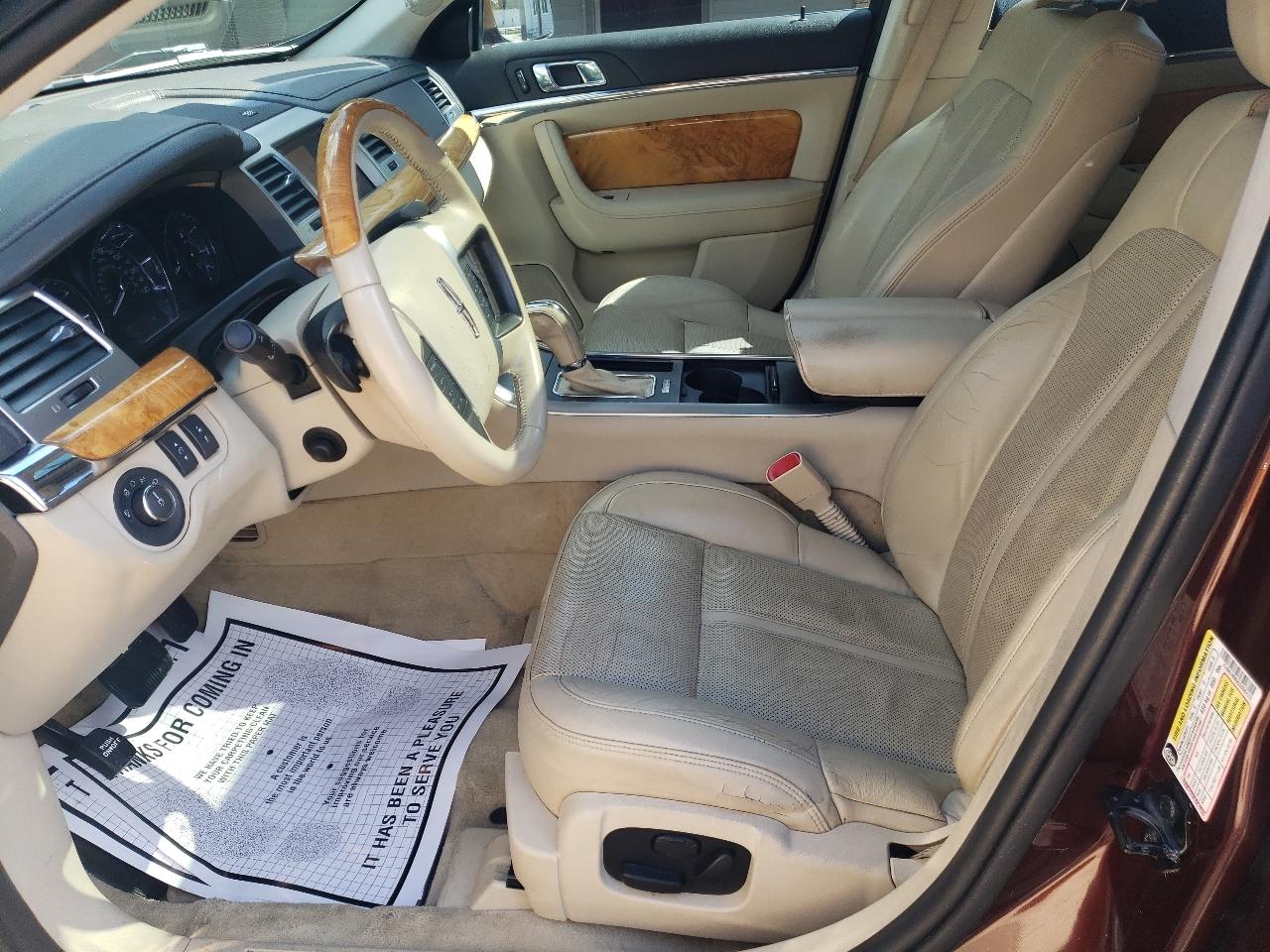 Lincoln MKS 4dr Sdn 3.7L AWD 2012