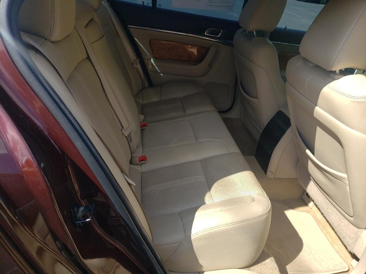Lincoln MKS 4dr Sdn 3.7L AWD 2012