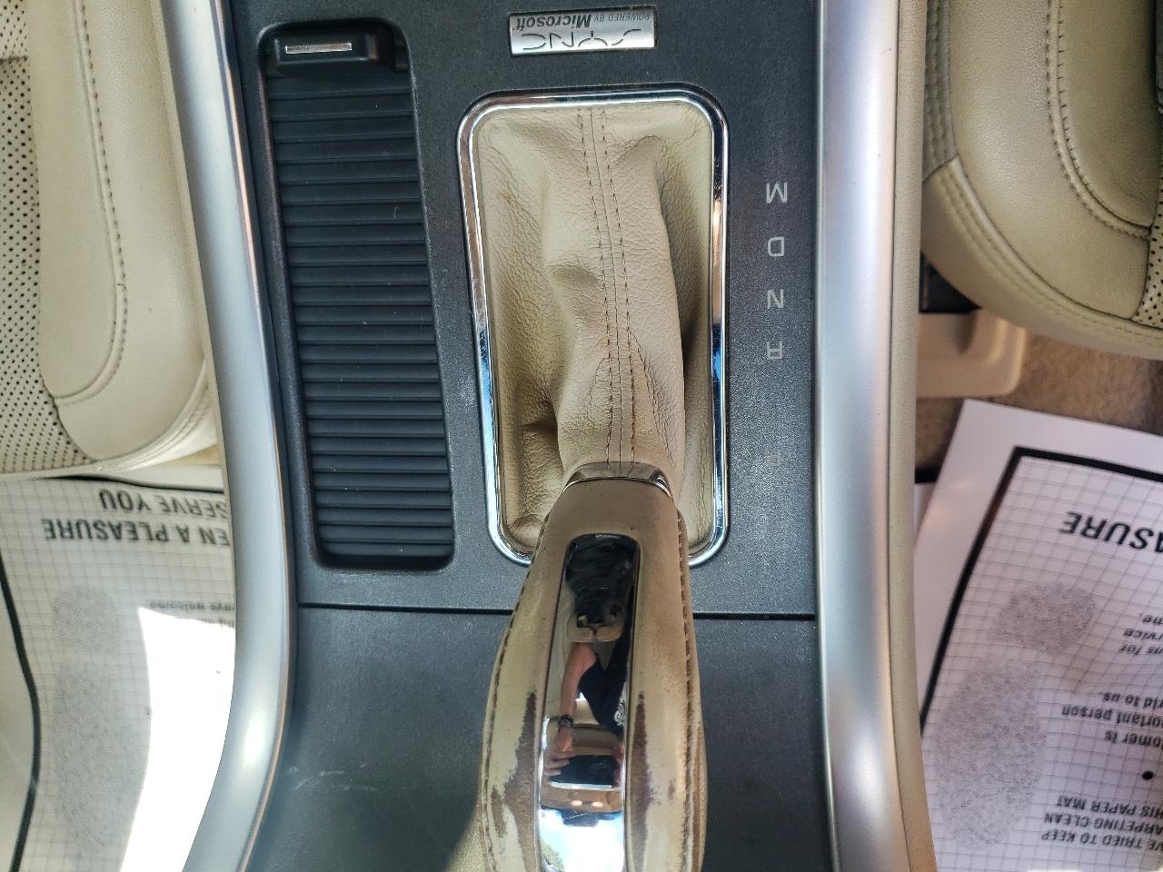 Lincoln MKS 4dr Sdn 3.7L AWD 2012