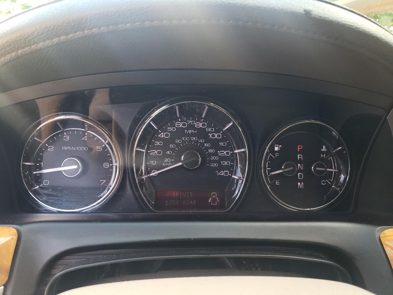 Lincoln MKS 4dr Sdn 3.7L AWD 2012