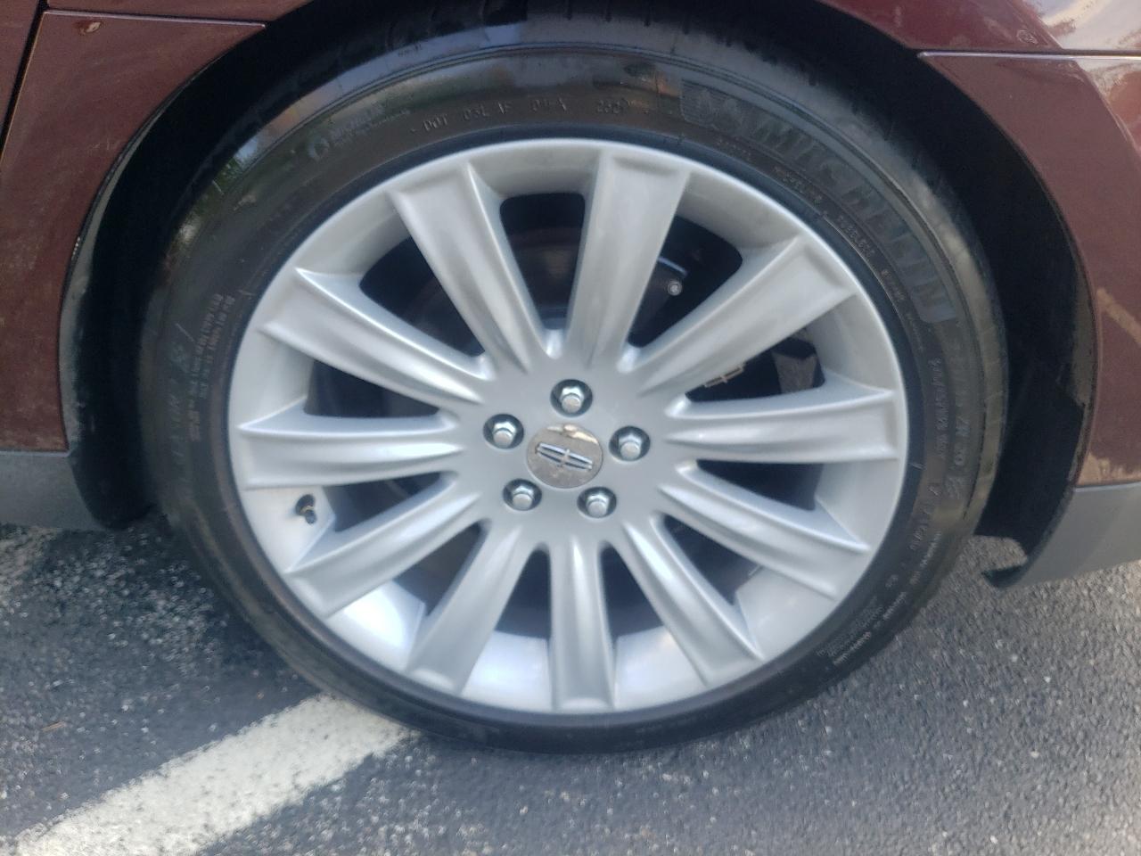 Lincoln MKS 4dr Sdn 3.7L AWD 2012