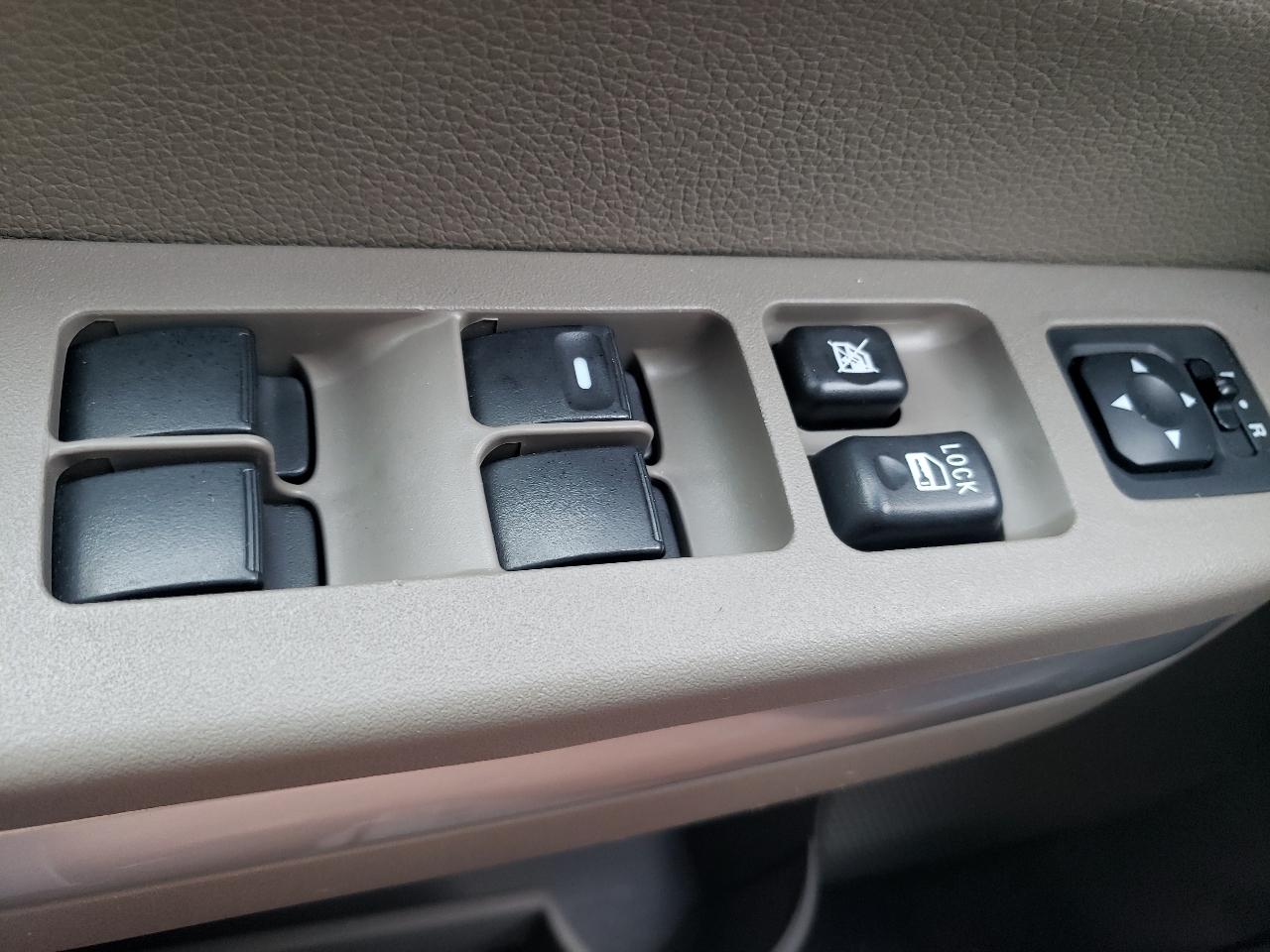 Mitsubishi Endeavor AWD 4dr SE 2007