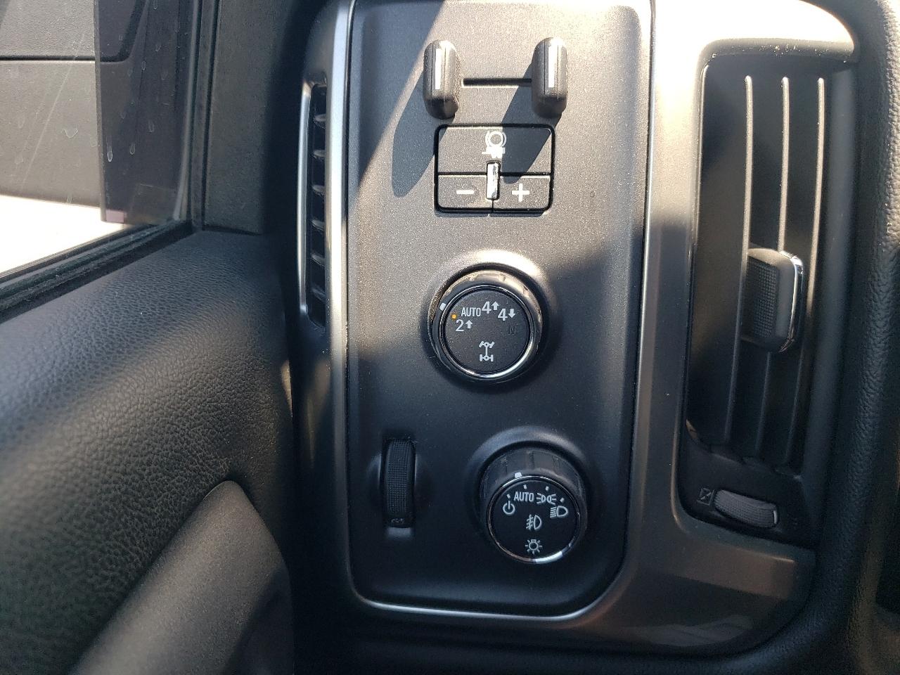 Chevrolet Silverado 1500 4WD Double Cab 143.5" LT w/1LT 2017