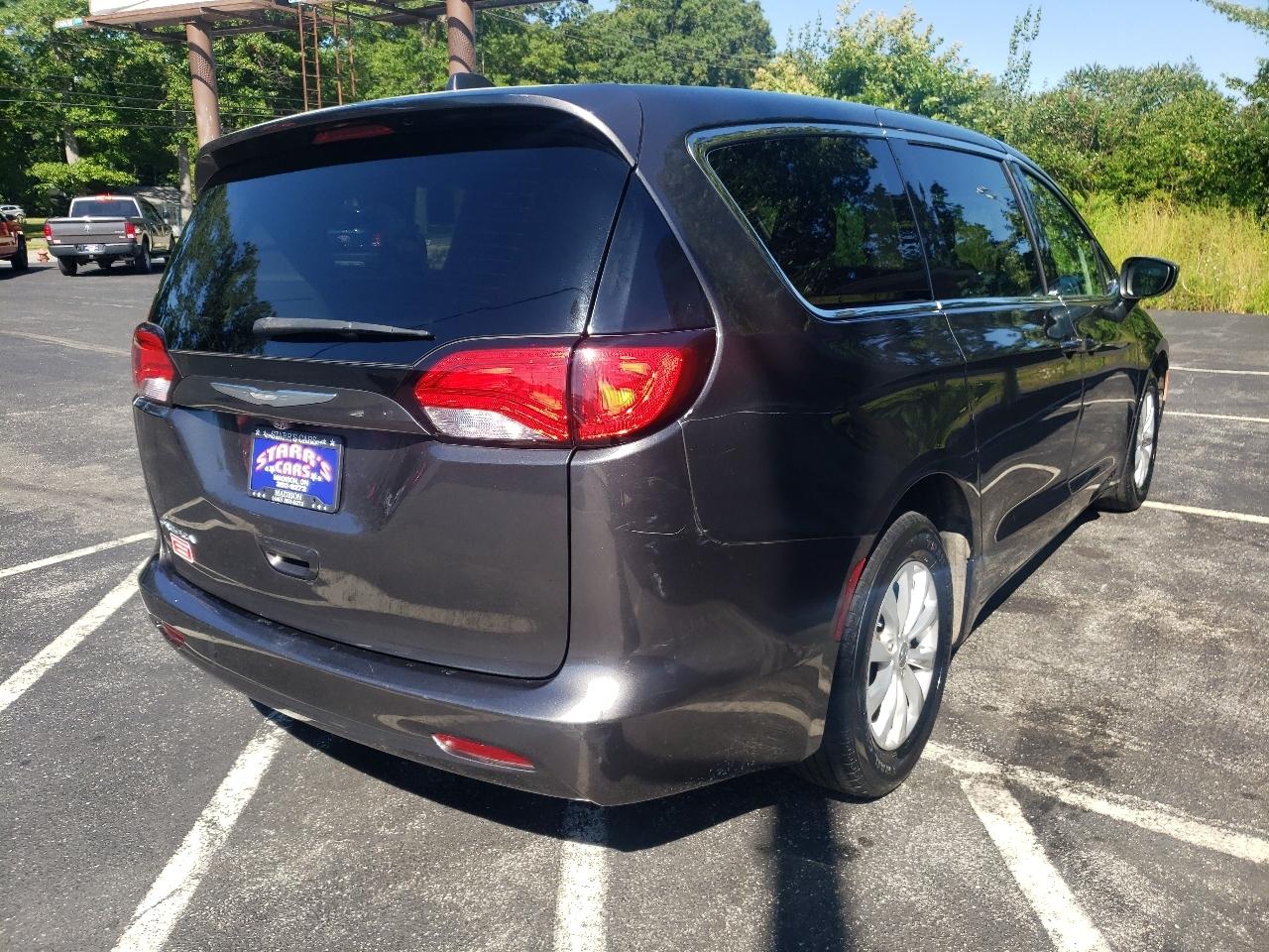 Chrysler Pacifica Touring FWD 2017