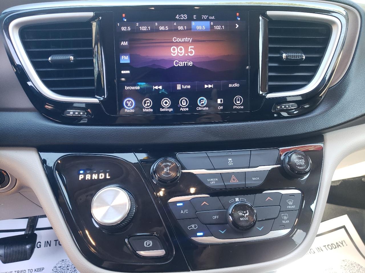 Chrysler Pacifica Touring FWD 2017