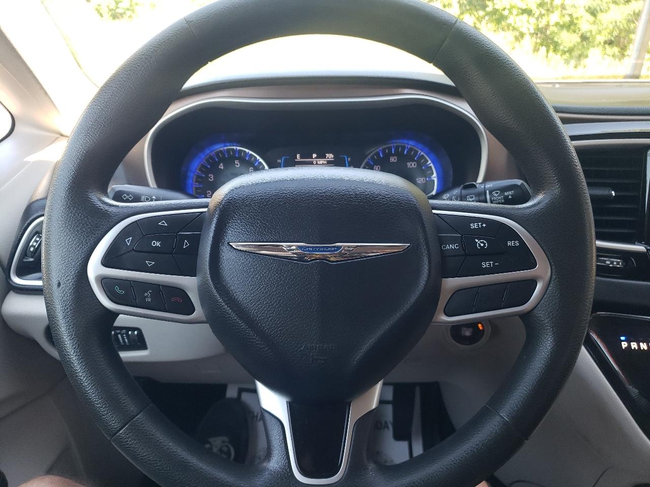 Chrysler Pacifica Touring FWD 2017