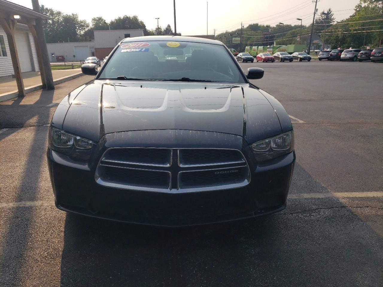 Dodge Charger 4dr Sdn SE RWD 2011