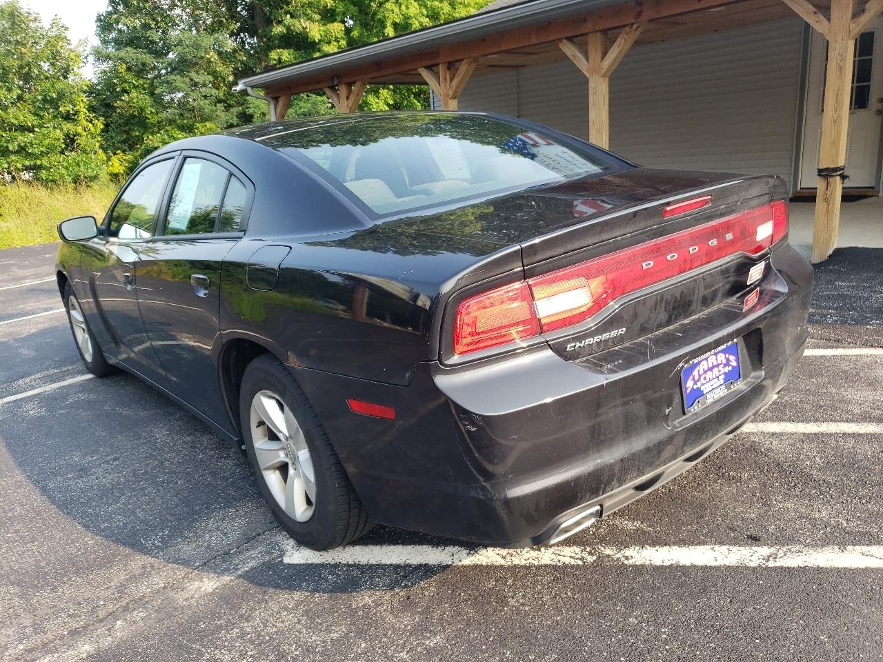 Dodge Charger 4dr Sdn SE RWD 2011