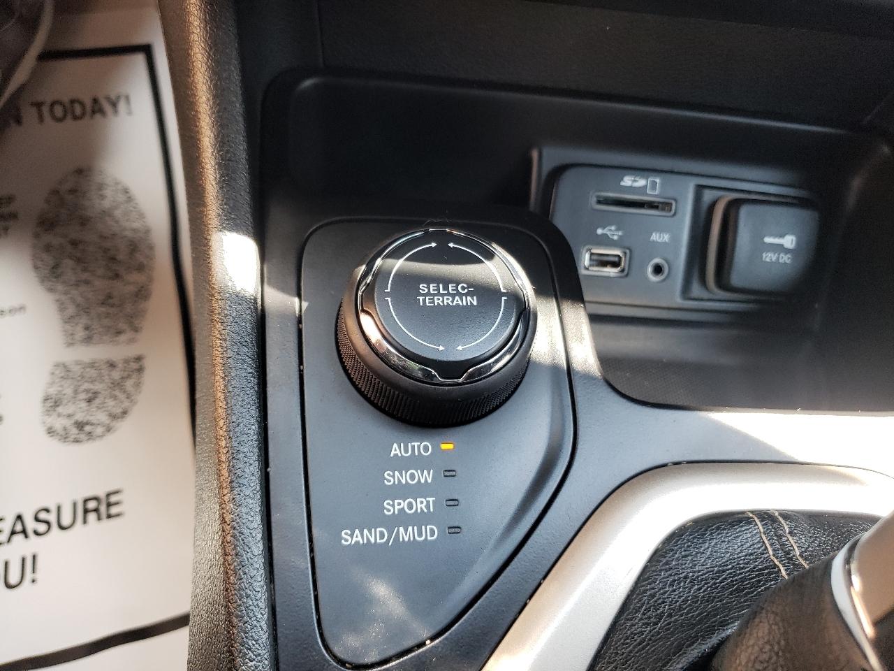 Jeep Cherokee 4WD 4dr Latitude 2015