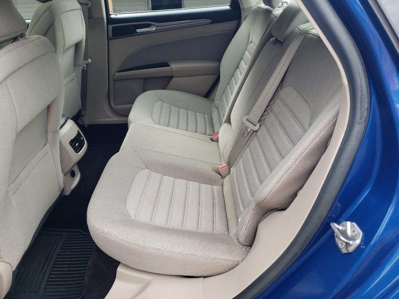 Ford Fusion SE FWD 2017