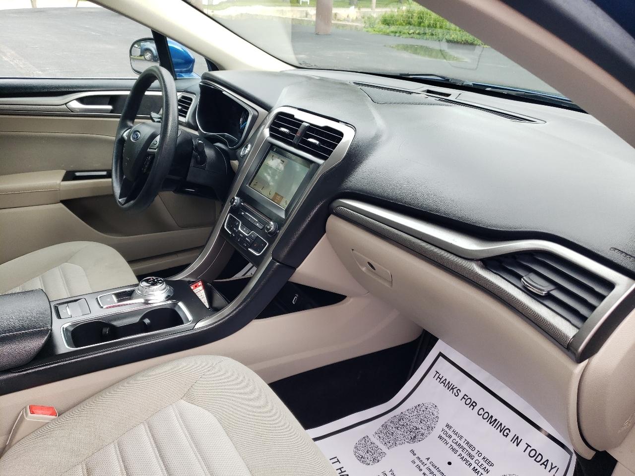 Ford Fusion SE FWD 2017