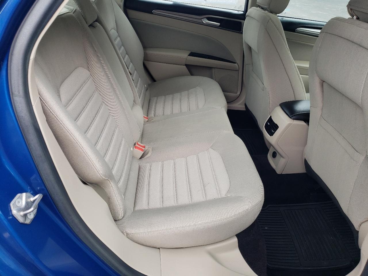 Ford Fusion SE FWD 2017