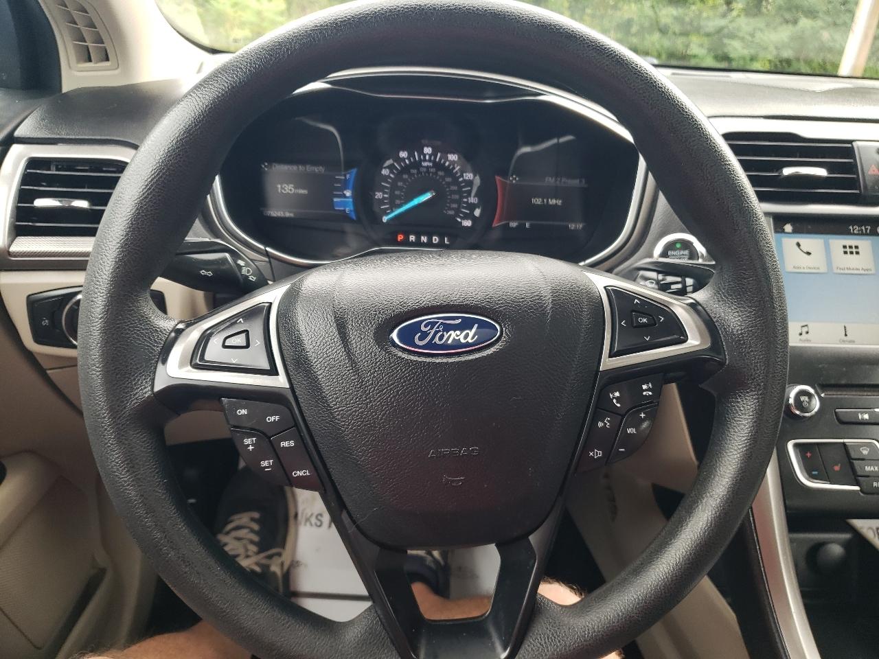 Ford Fusion SE FWD 2017
