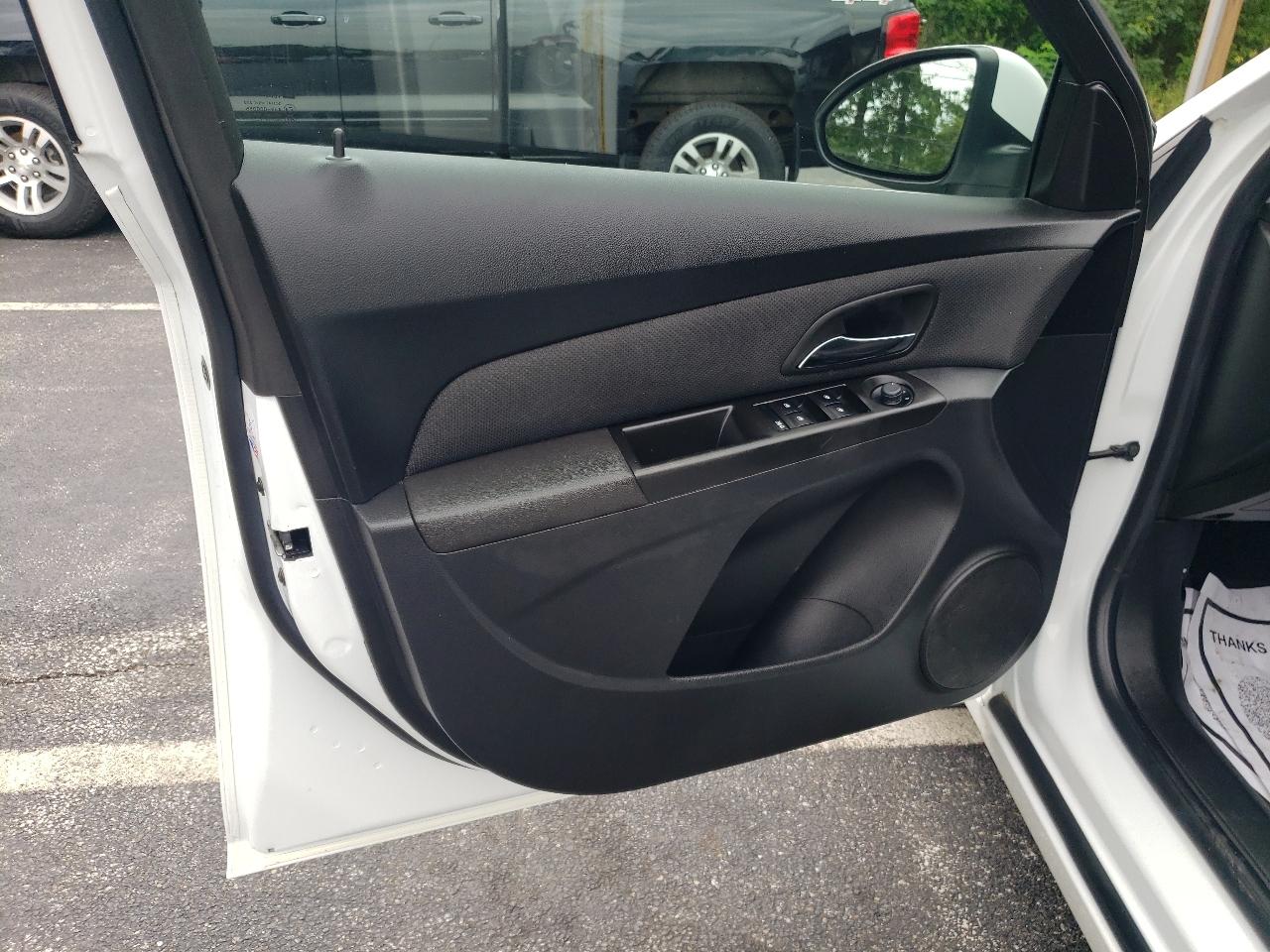 Chevrolet Cruze 4dr Sdn LT w/1FL 2012