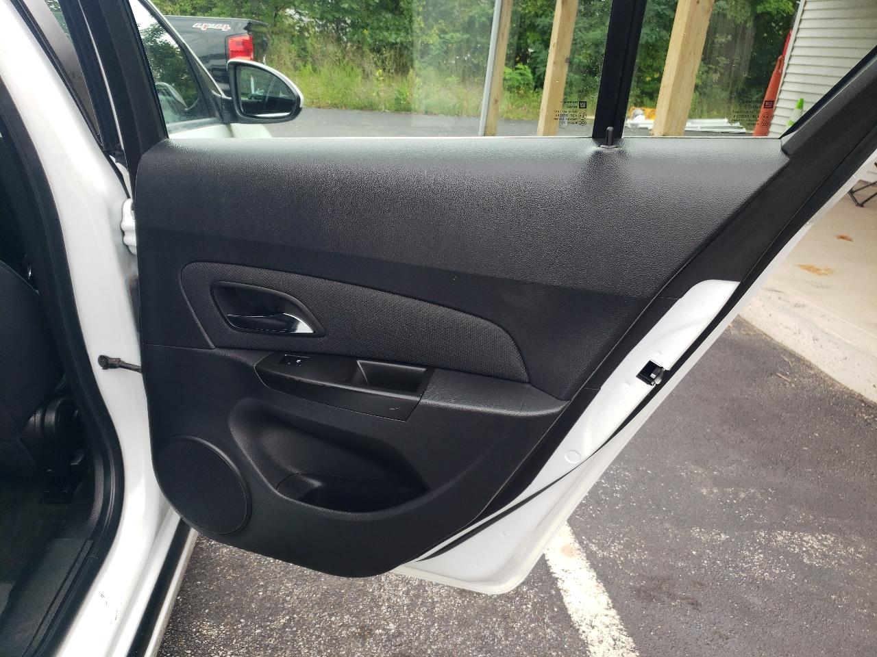 Chevrolet Cruze 4dr Sdn LT w/1FL 2012