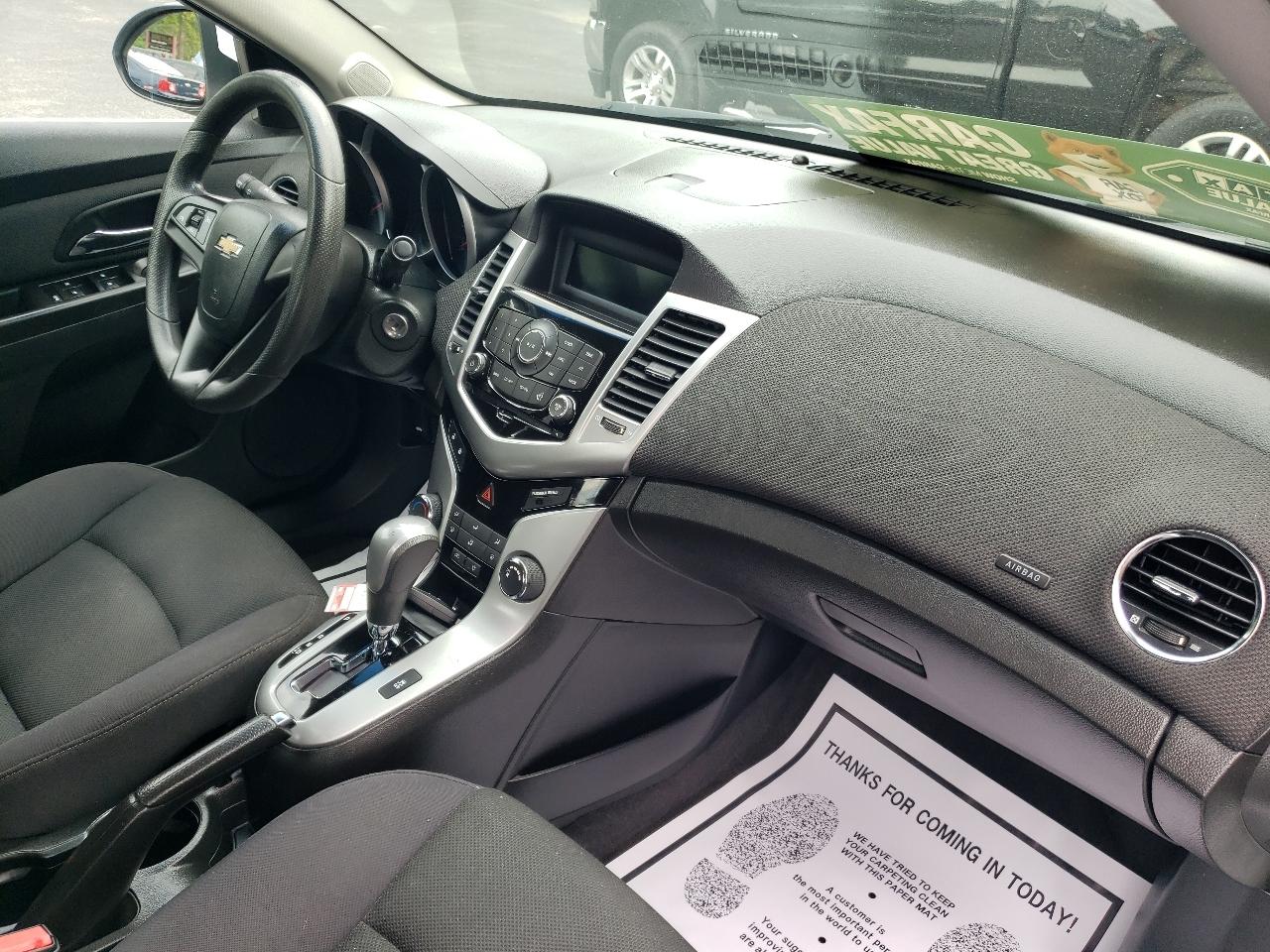 Chevrolet Cruze 4dr Sdn LT w/1FL 2012