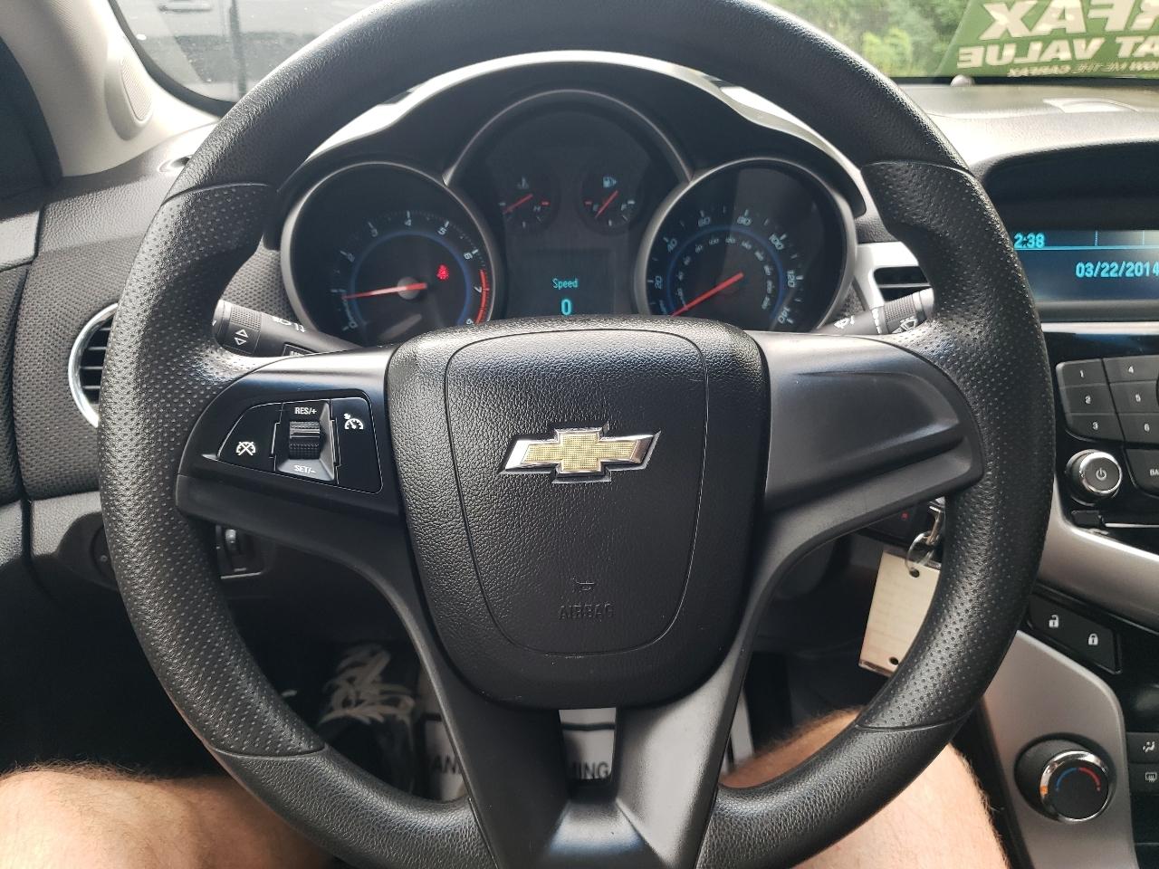 Chevrolet Cruze 4dr Sdn LT w/1FL 2012