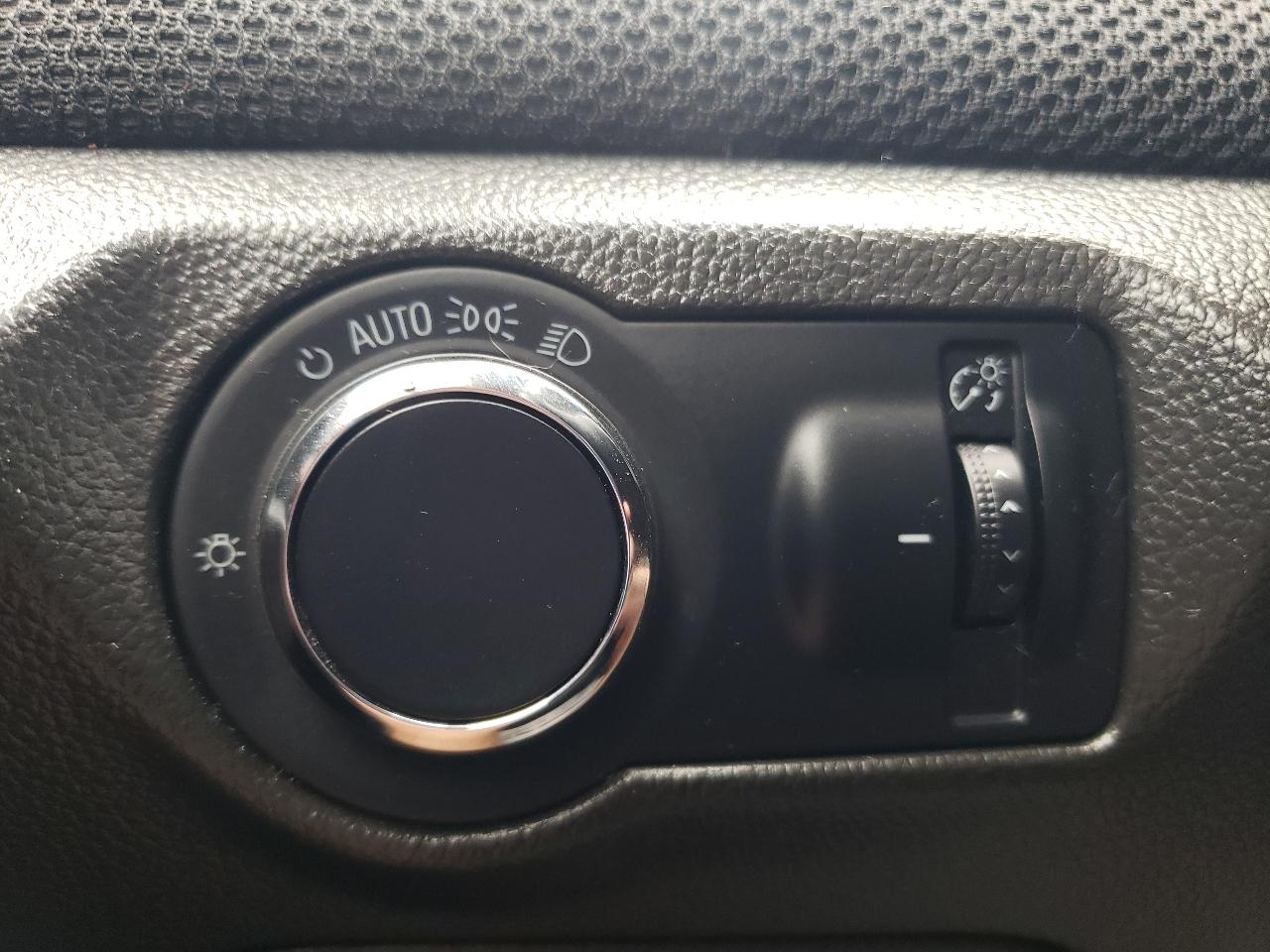Chevrolet Cruze 4dr Sdn LT w/1FL 2012