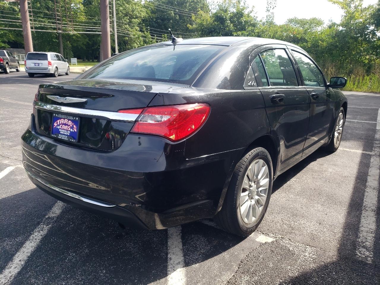 Chrysler 200 4dr Sdn LX 2012