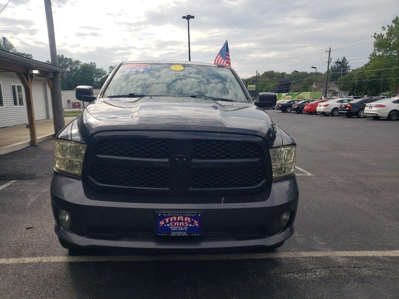 RAM 1500 4WD Crew Cab 140.5" Express 2015