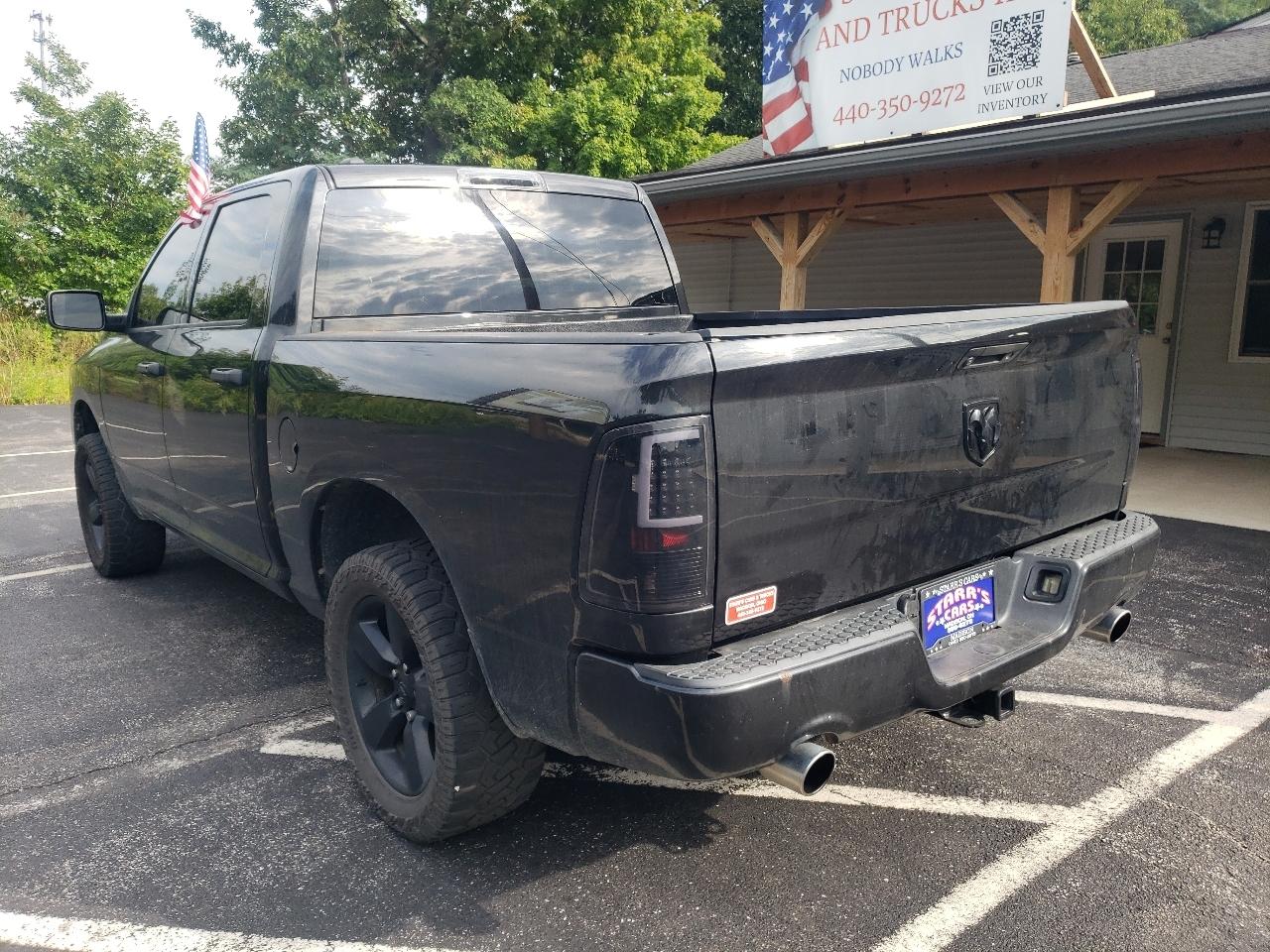 RAM 1500 4WD Crew Cab 140.5" Express 2015