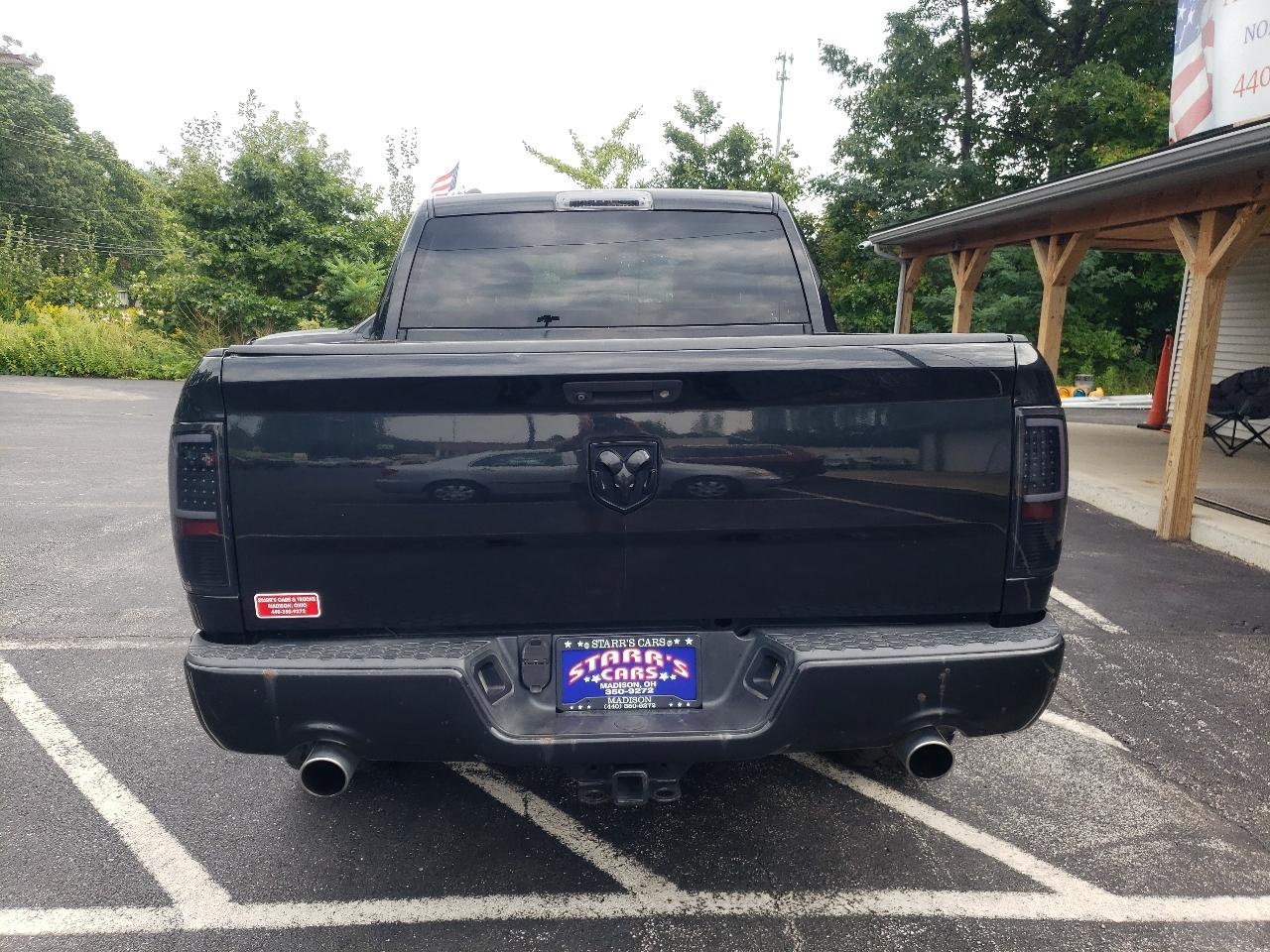 RAM 1500 4WD Crew Cab 140.5" Express 2015