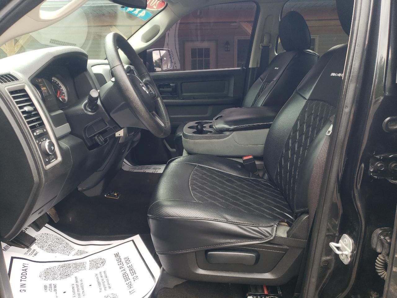 RAM 1500 4WD Crew Cab 140.5" Express 2015