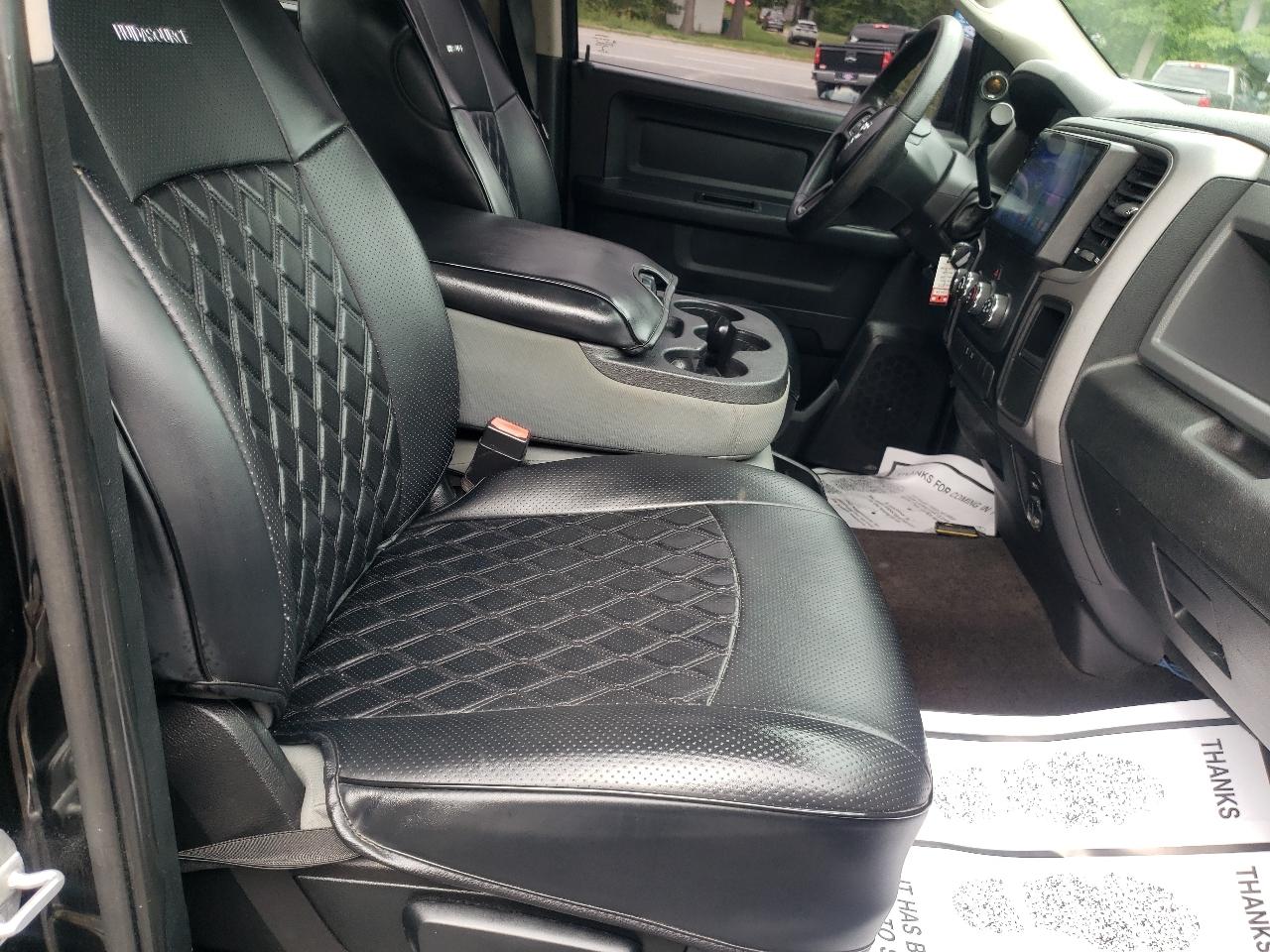 RAM 1500 4WD Crew Cab 140.5" Express 2015
