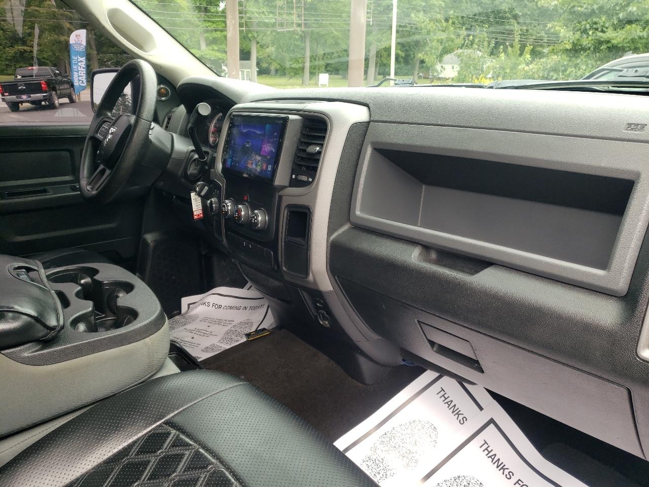 RAM 1500 4WD Crew Cab 140.5" Express 2015