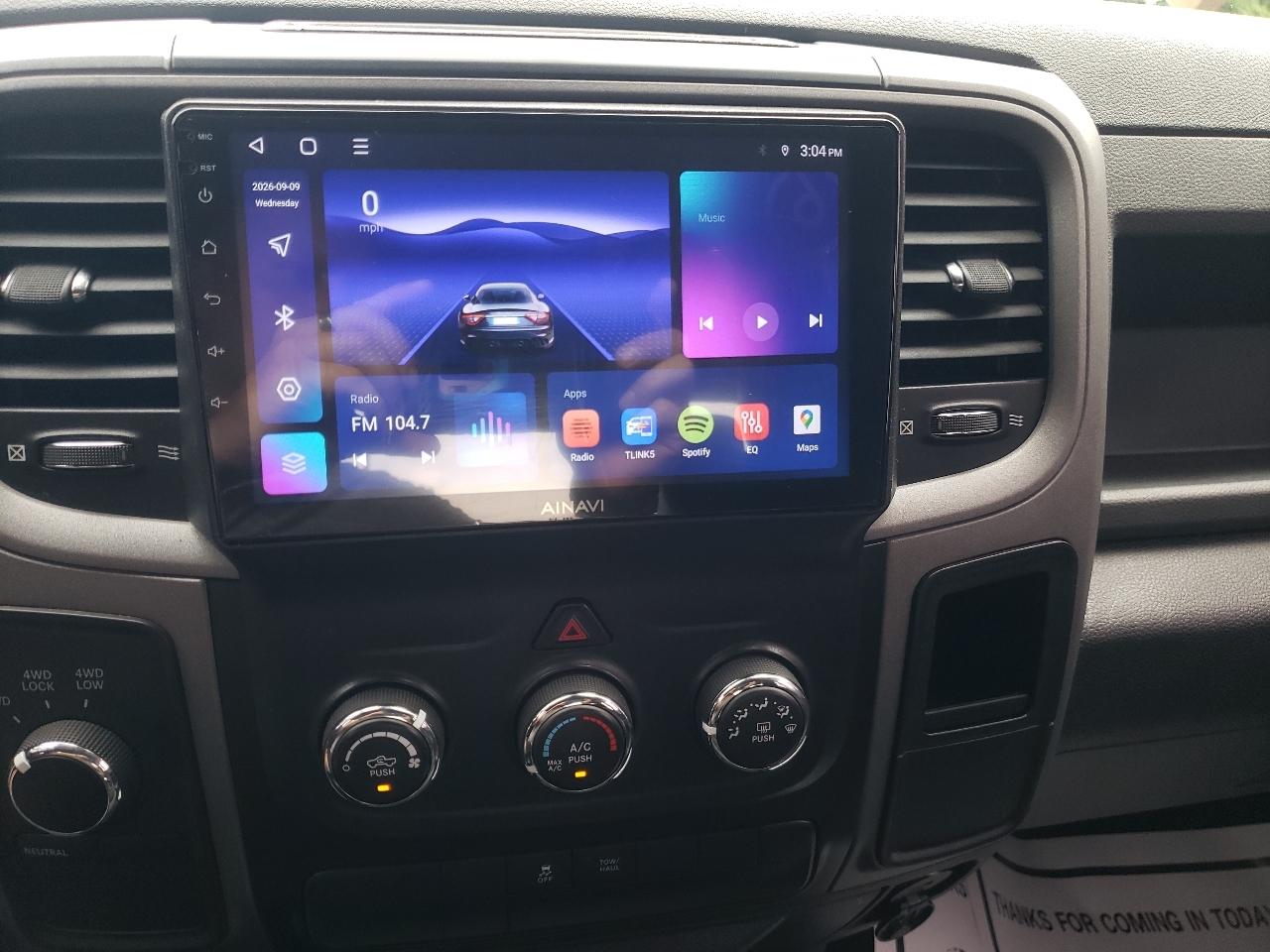 RAM 1500 4WD Crew Cab 140.5" Express 2015
