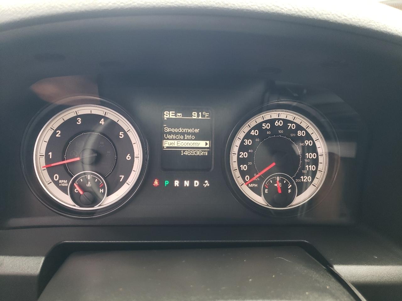 RAM 1500 4WD Crew Cab 140.5" Express 2015