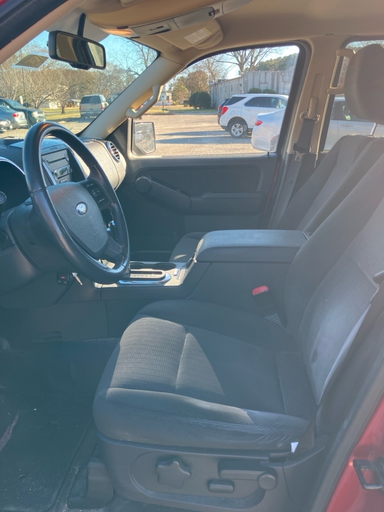 Ford Explorer Sport Trac XLT 4.0L 2WD 2010