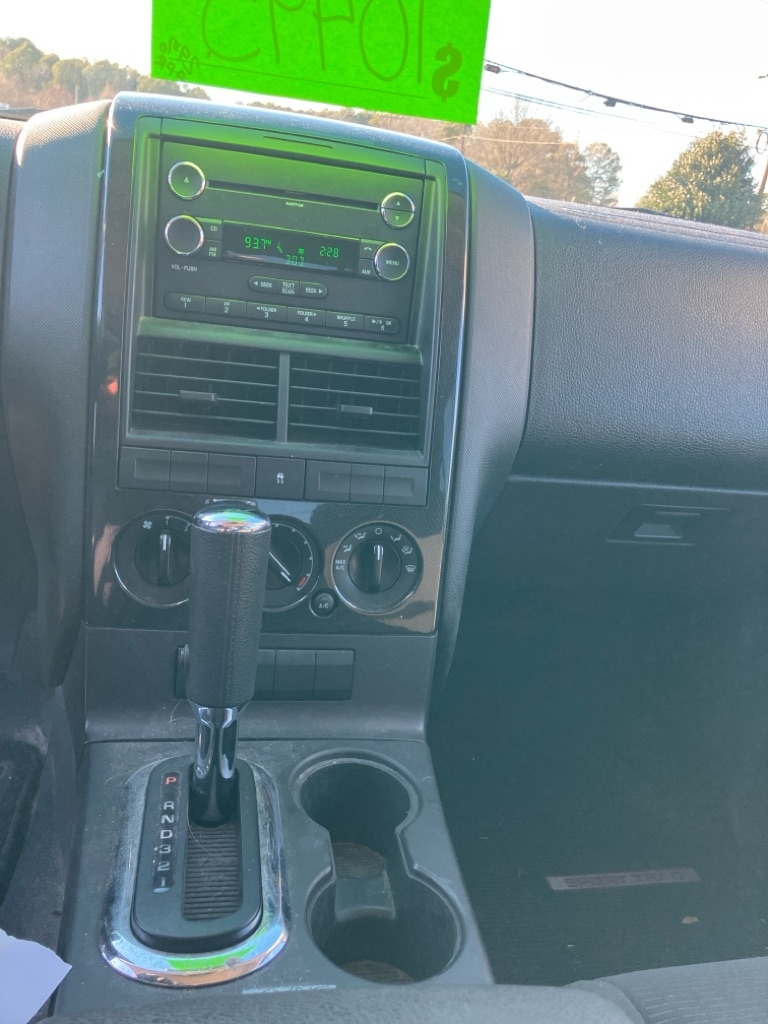 Ford Explorer Sport Trac XLT 4.0L 2WD 2010