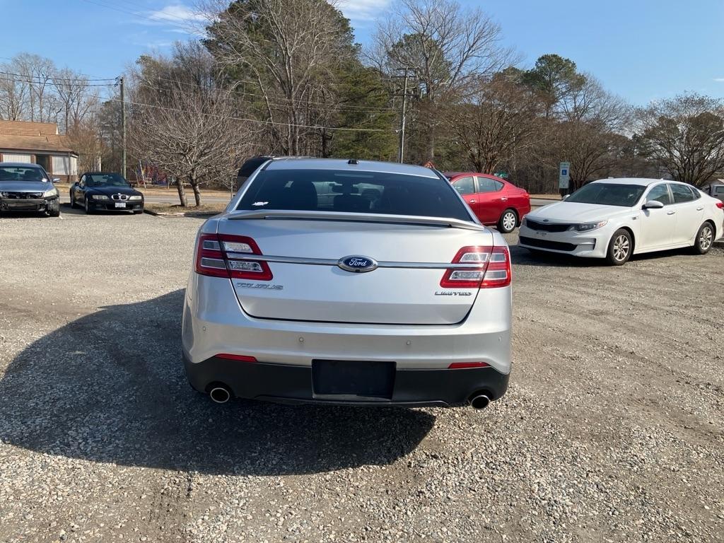 Ford Taurus Limited FWD 2013