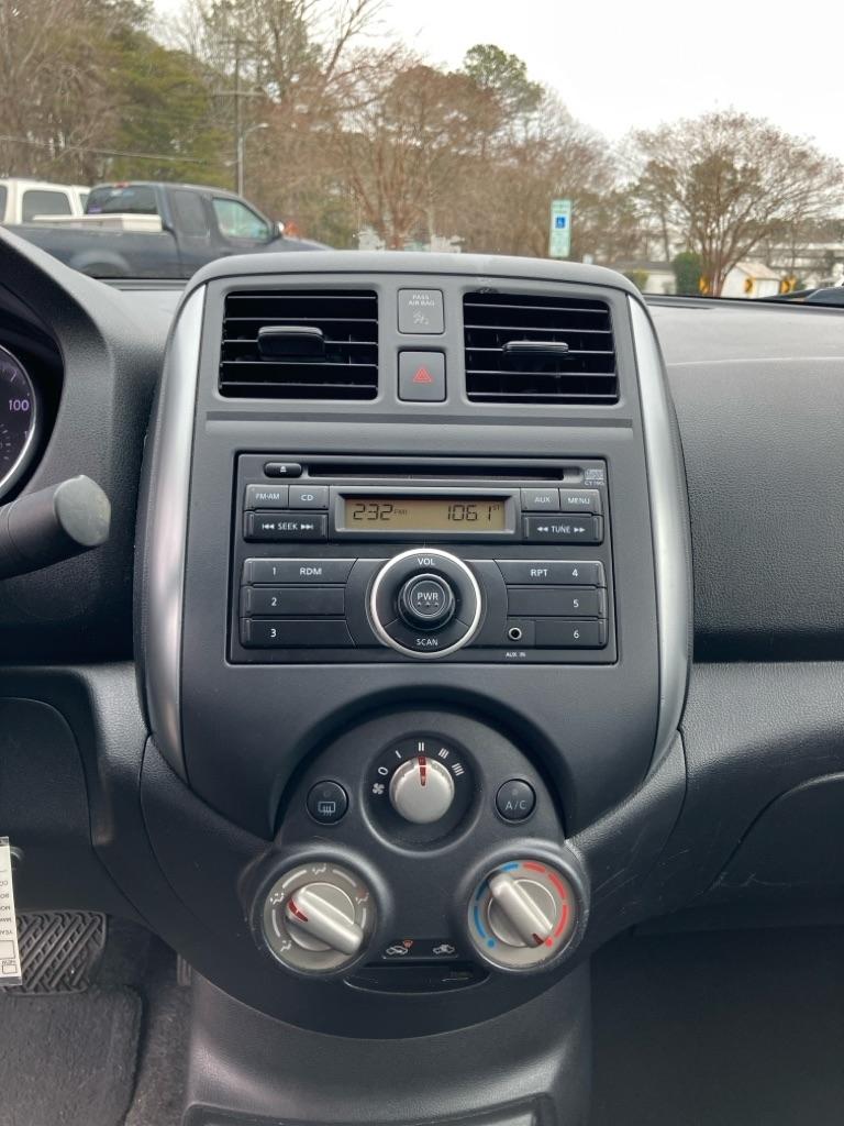 Nissan Versa 1.6 S Sedan 2012