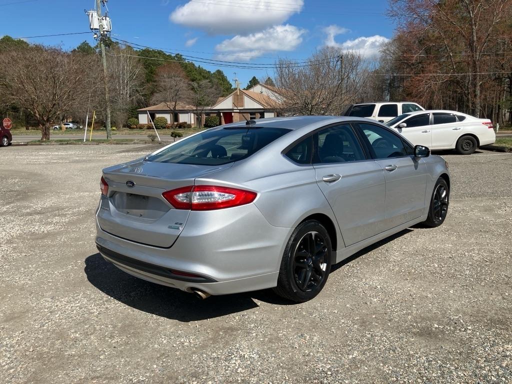 Ford Fusion SE 2015