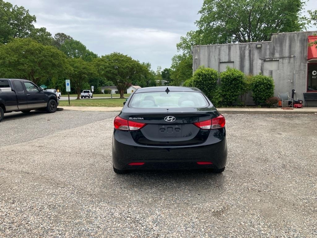 Hyundai Elantra GLS M/T 2013