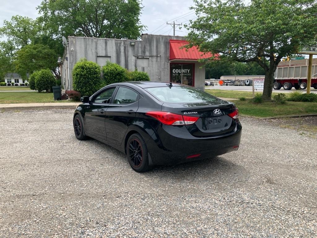 Hyundai Elantra GLS M/T 2013