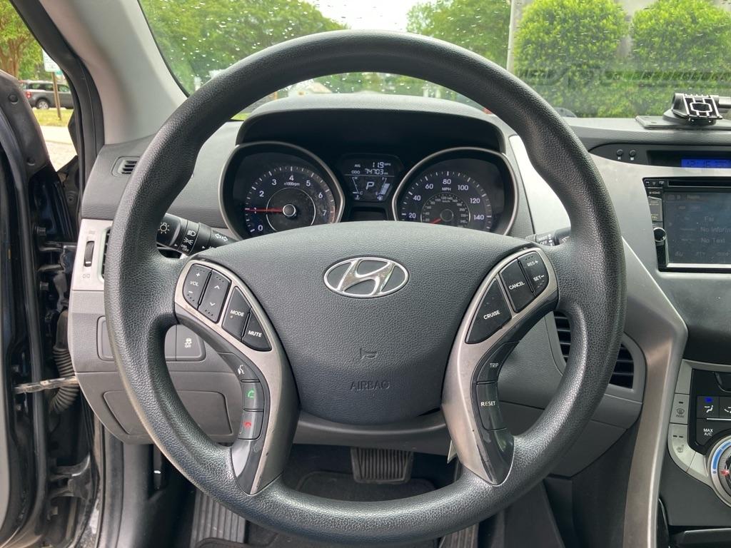 Hyundai Elantra GLS M/T 2013