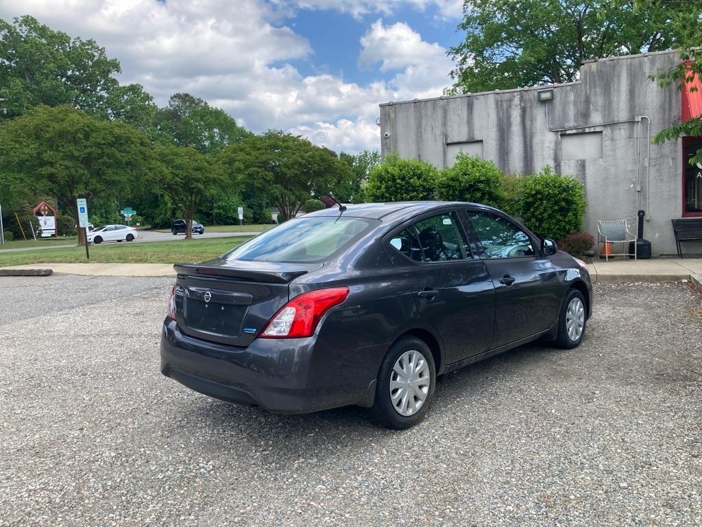 Nissan Versa 1.6 S 5M 2015